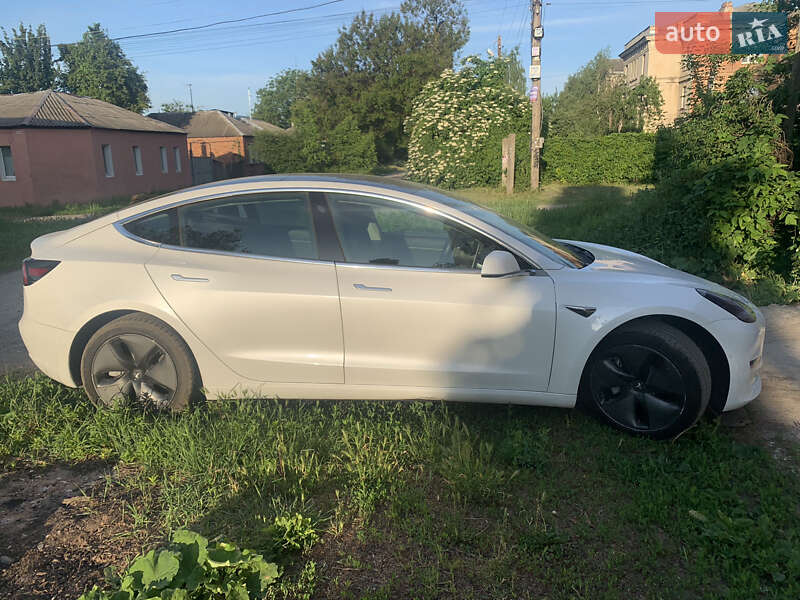 Седан Tesla Model 3 2020 в Харкові