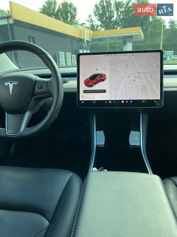 Седан Tesla Model 3 2020 в Дніпрі