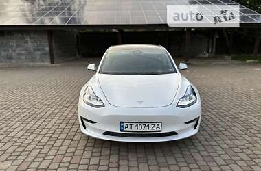 Седан Tesla Model 3 2021 в 