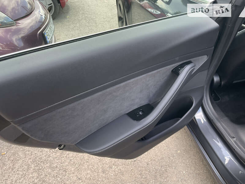 Седан Tesla Model 3 2019 в Тернополі
