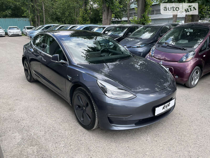 Седан Tesla Model 3 2019 в Тернополі