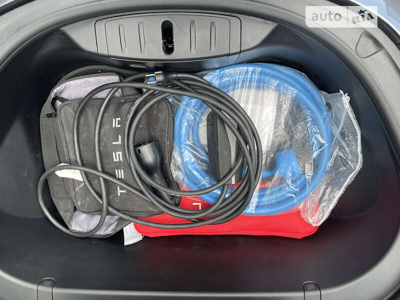 Седан Tesla Model 3 2019 в Тернополі