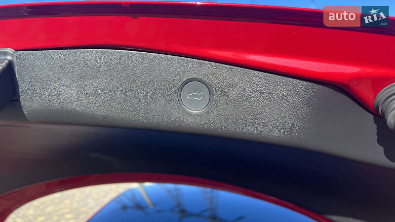 Седан Tesla Model 3 2022 в Днепре