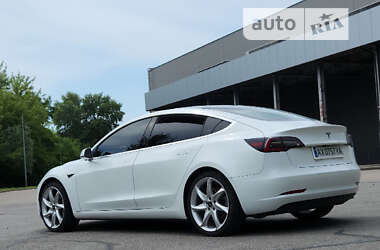 Седан Tesla Model 3 2019 в Києві