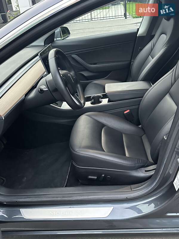 Седан Tesla Model 3 2018 в Києві