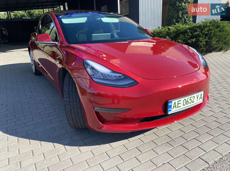 Tesla Model 3 2020