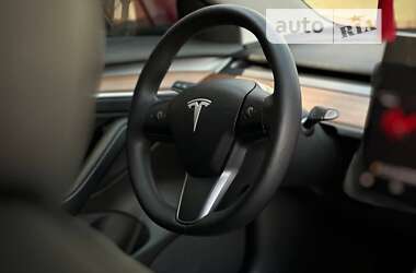 Седан Tesla Model 3 2021 в Чернівцях
