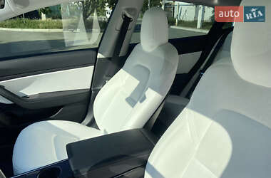 Седан Tesla Model 3 2019 в Києві