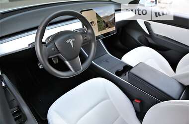 Седан Tesla Model 3 2020 в Киеве