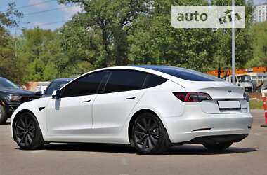 Седан Tesla Model 3 2020 в Киеве