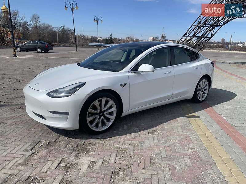 Седан Tesla Model 3 2019 в Харькове