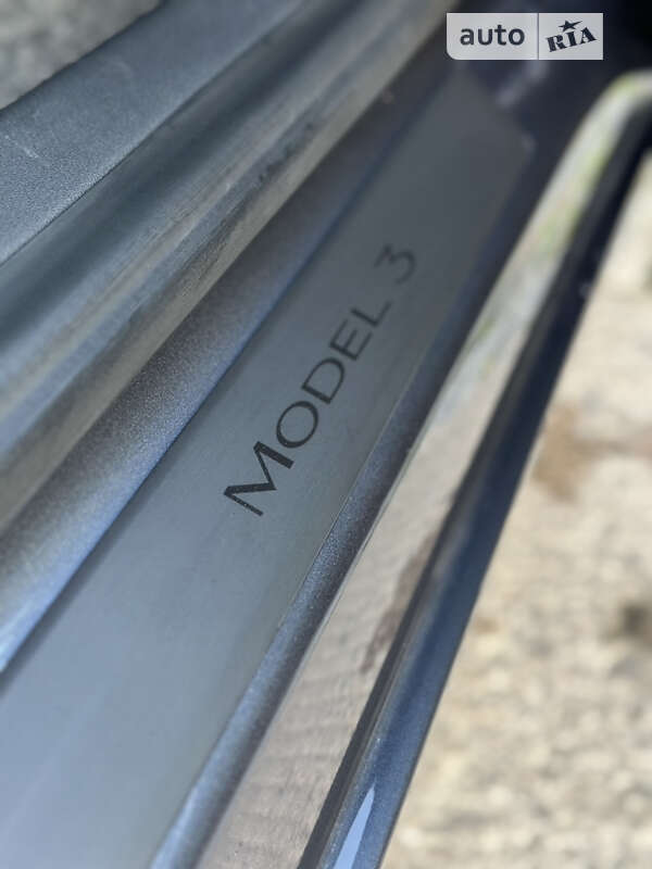 Седан Tesla Model 3 2022 в Житомире
