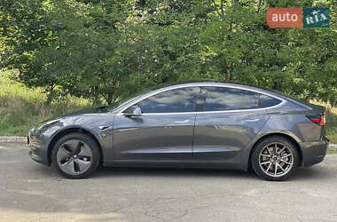 Седан Tesla Model 3 2018 в Киеве