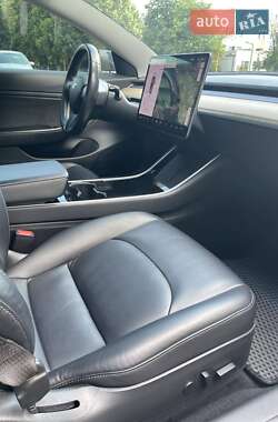 Седан Tesla Model 3 2018 в 