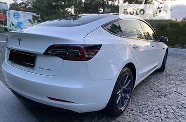 Седан Tesla Model 3 2022 в Киеве