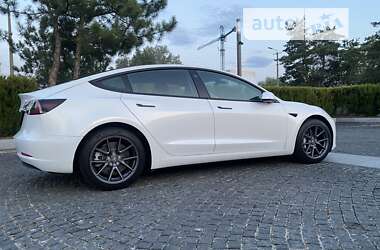 Седан Tesla Model 3 2022 в Киеве