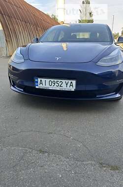 Седан Tesla Model 3 2019 в Киеве