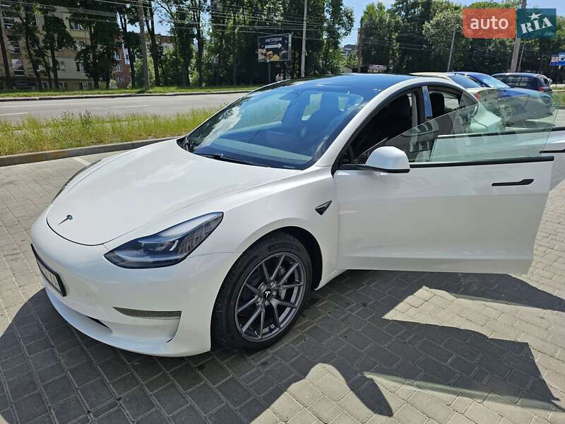 Tesla Model 3 2021