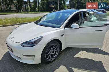 TESLA MODEL 3 2021