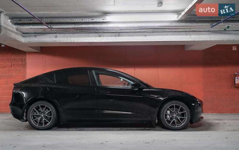 Седан Tesla Model 3 2018 в Киеве