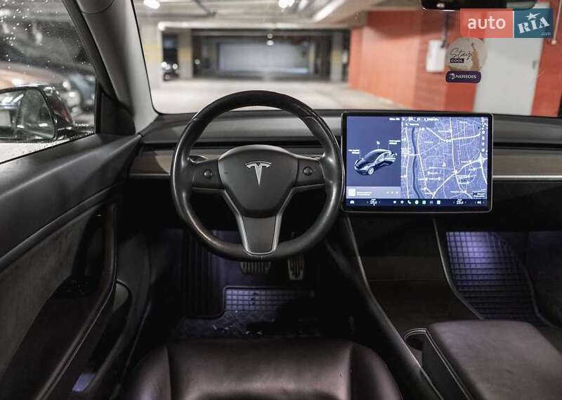Седан Tesla Model 3 2018 в Киеве