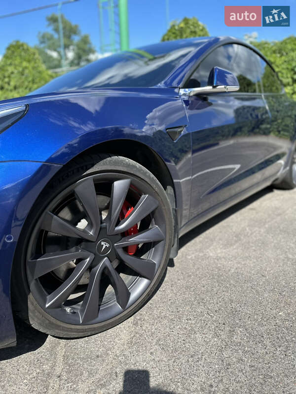 Седан Tesla Model 3 2020 в Дніпрі