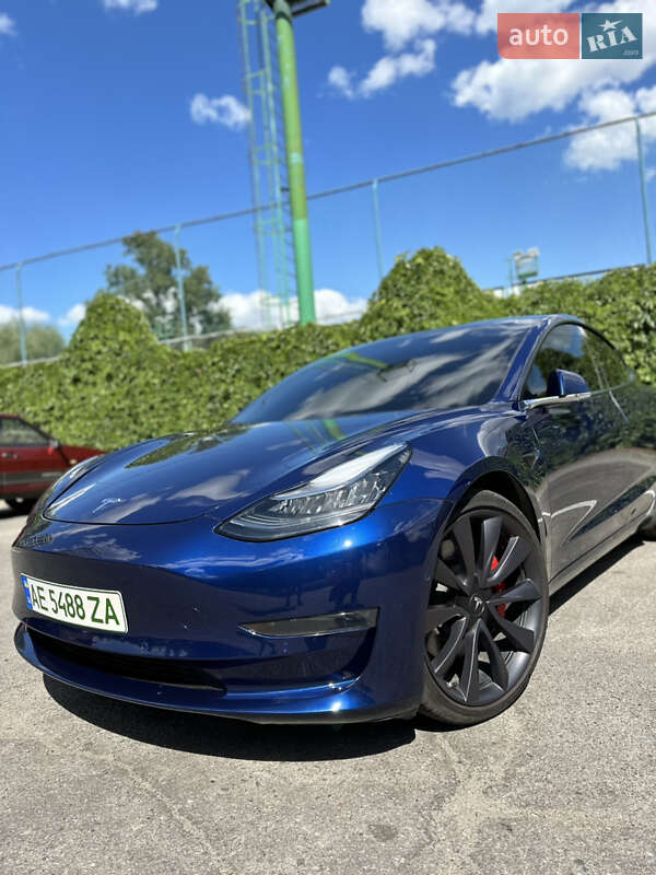Седан Tesla Model 3 2020 в Дніпрі