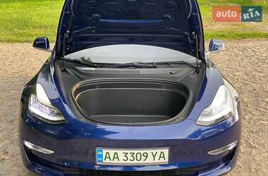 Седан Tesla Model 3 2018 в 