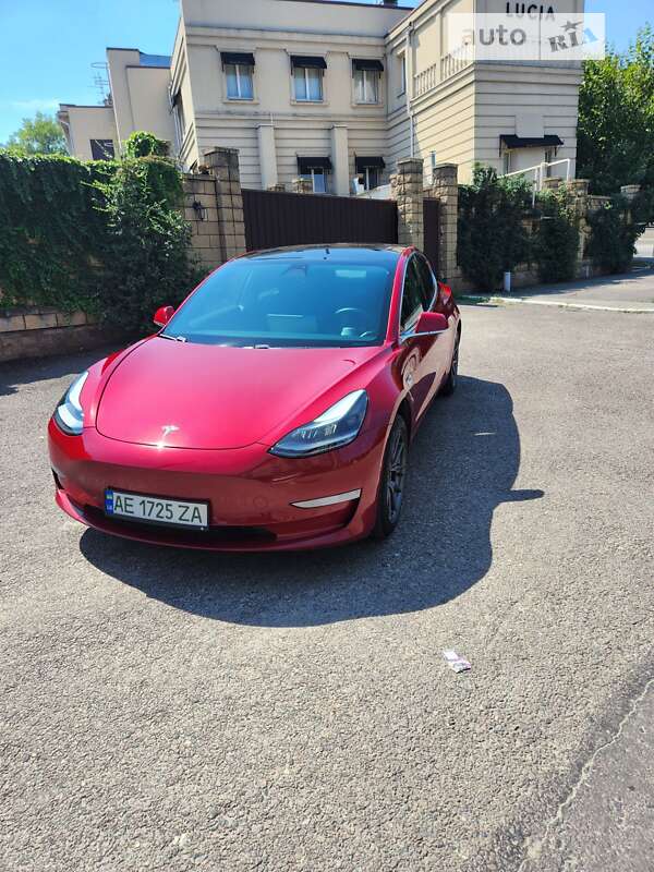 Седан Tesla Model 3 2020 в Днепре