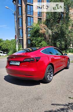 Седан Tesla Model 3 2020 в 