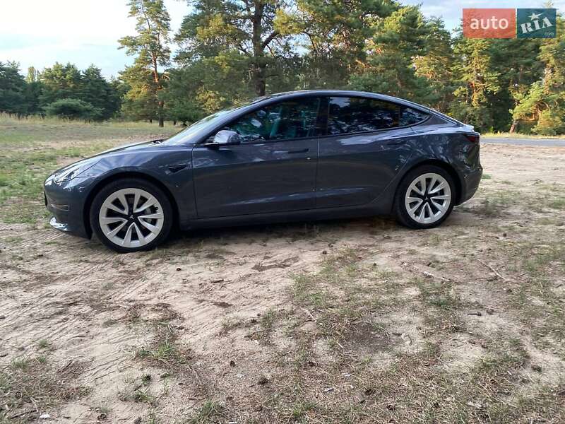 Седан Tesla Model 3 2022 в Днепре