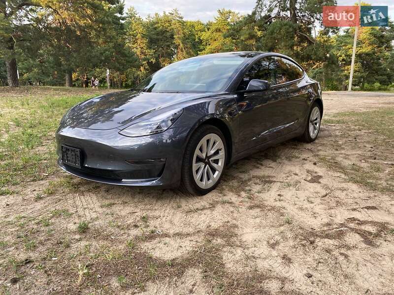 Седан Tesla Model 3 2022 в Днепре