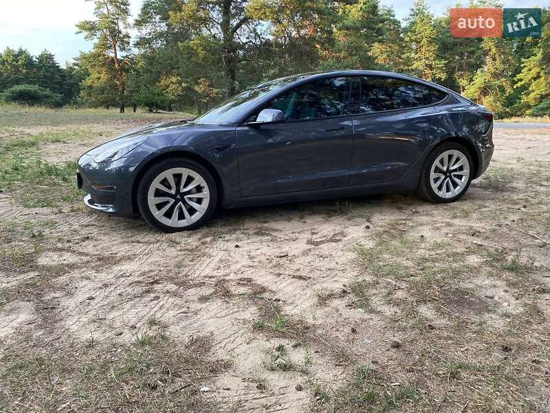 Седан Tesla Model 3 2022 в Днепре