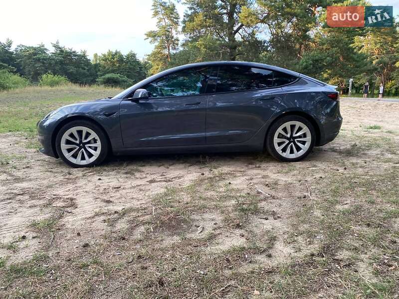 Седан Tesla Model 3 2022 в Днепре