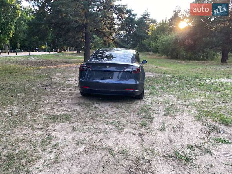 Седан Tesla Model 3 2022 в Днепре