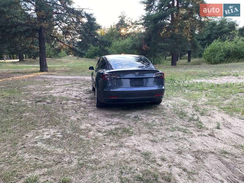 Седан Tesla Model 3 2022 в Дніпрі