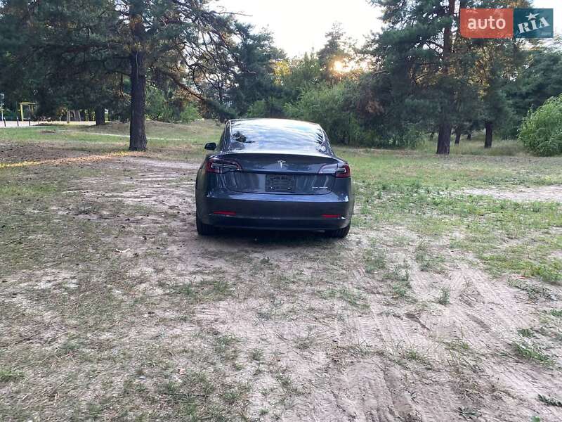 Седан Tesla Model 3 2022 в Днепре