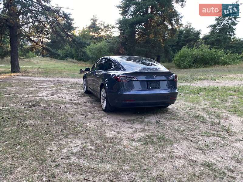 Седан Tesla Model 3 2022 в Днепре