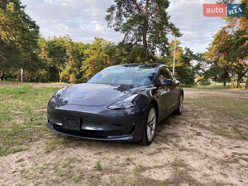 Седан Tesla Model 3 2022 в Дніпрі