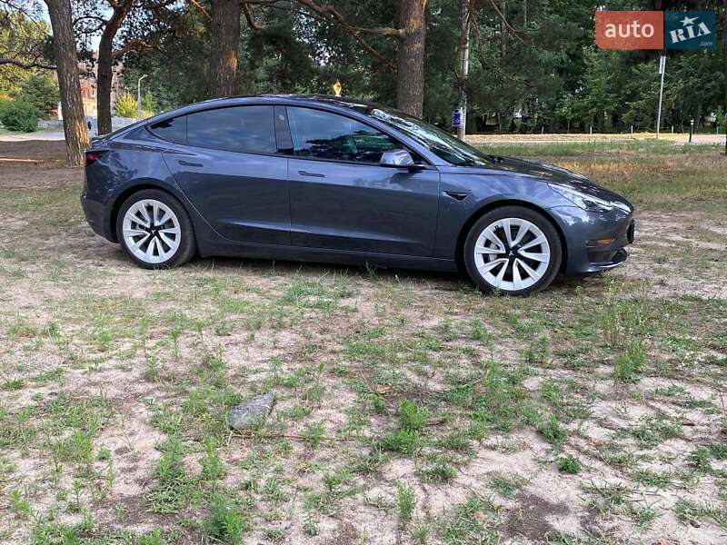 Седан Tesla Model 3 2022 в Днепре