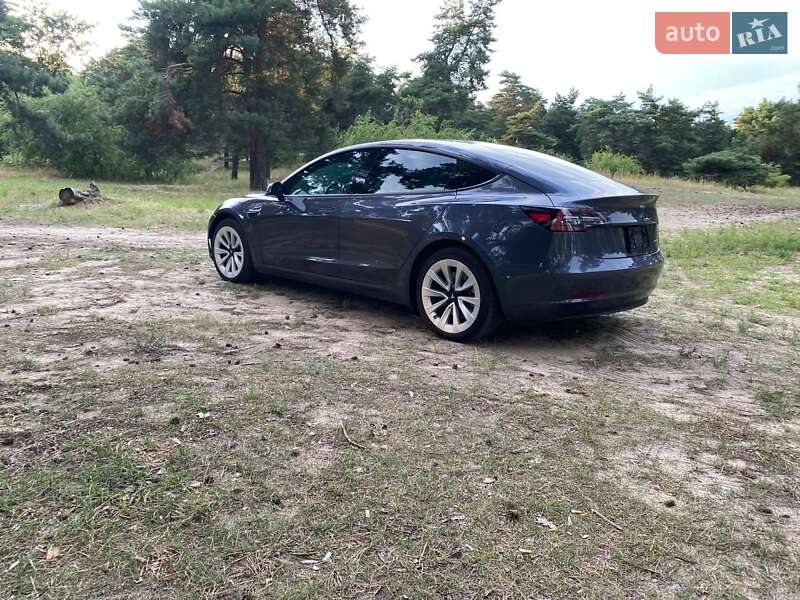 Седан Tesla Model 3 2022 в Дніпрі