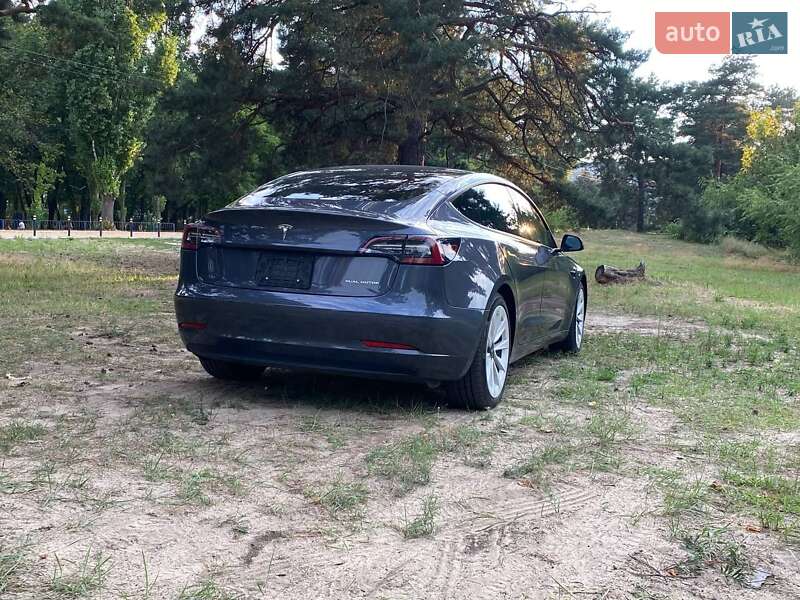 Седан Tesla Model 3 2022 в Днепре
