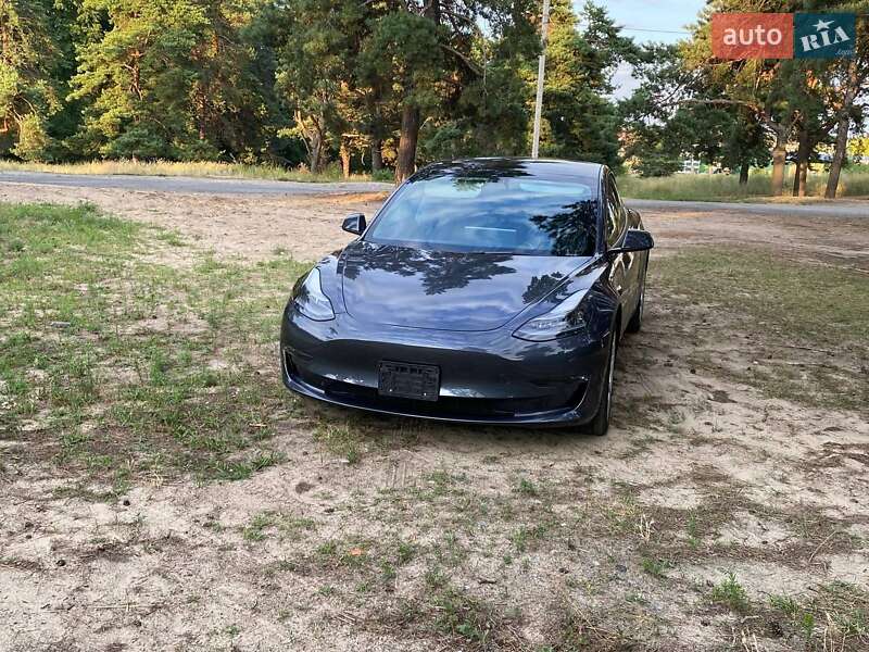 Седан Tesla Model 3 2022 в Днепре