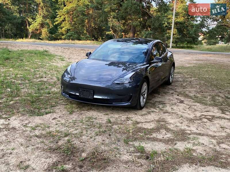 Седан Tesla Model 3 2022 в Дніпрі