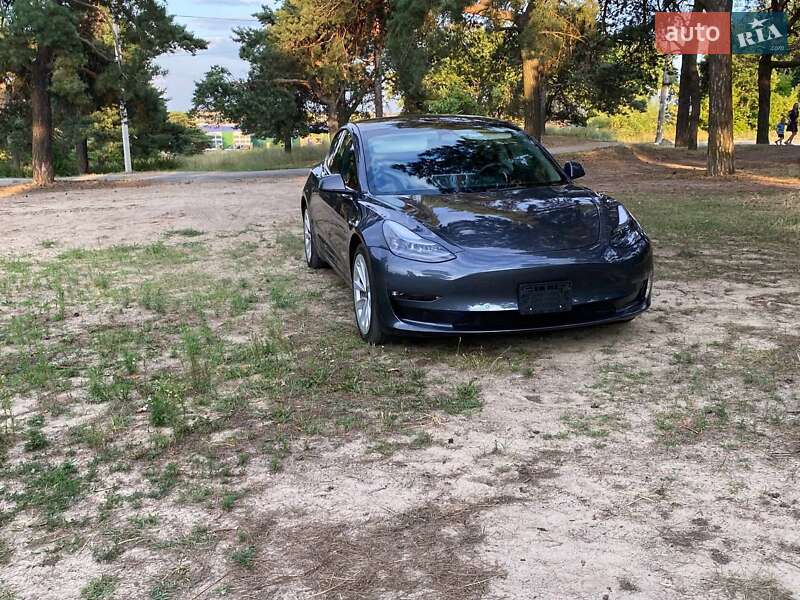 Седан Tesla Model 3 2022 в Днепре
