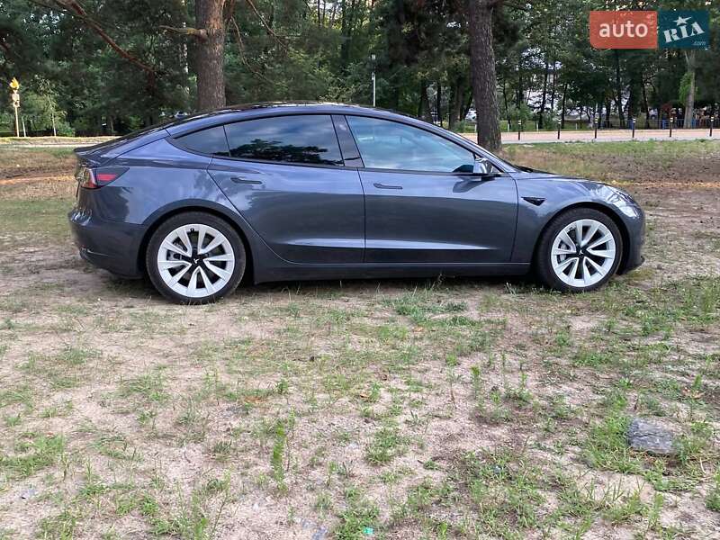 Седан Tesla Model 3 2022 в Днепре