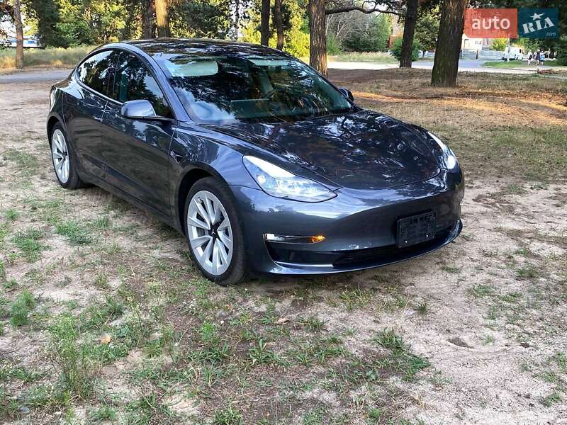Седан Tesla Model 3 2022 в Днепре