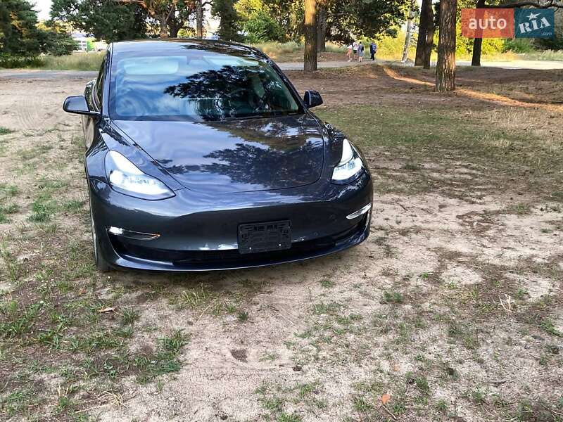 Седан Tesla Model 3 2022 в Дніпрі