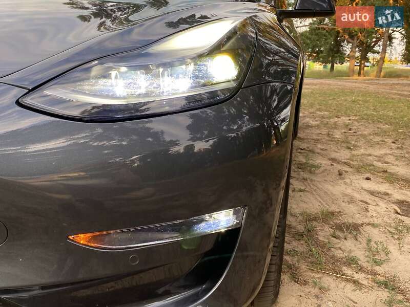 Седан Tesla Model 3 2022 в Днепре
