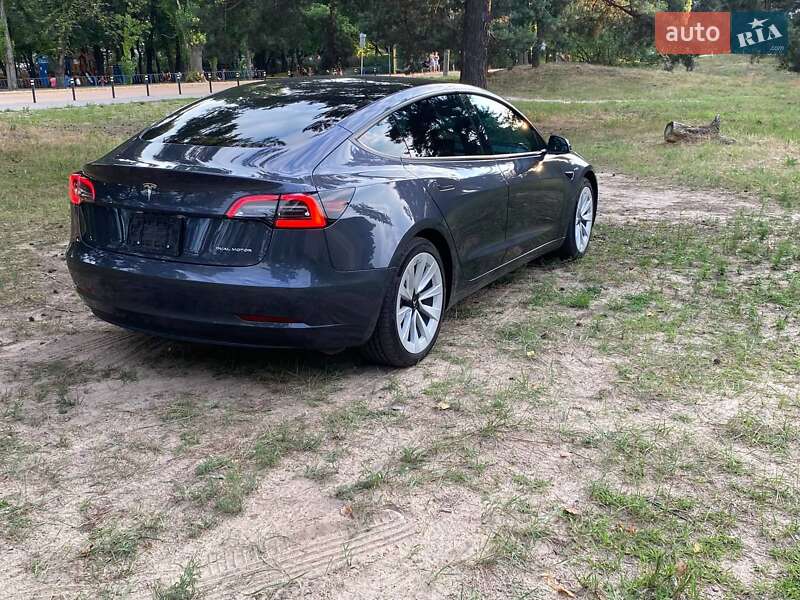 Седан Tesla Model 3 2022 в Днепре